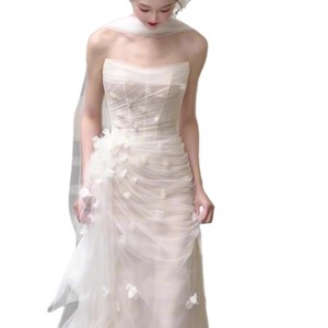 Abito da sposa senza spalline in tulle con fiori 3D e sciarpa velata per matrimonio all'improvviso - Product Image 5