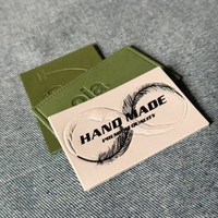 Étiquettes de vêtements en cuir gaufré personnalisées de haute qualité avec logo, écologiques, pour jeans coupés droit et sacs, fabriquées en Chine