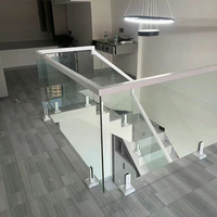 Pince de fixation latérale moderne en acier inoxydable robuste pour verre, installation facile pour poteau de balustrade de balcon sans cadre
