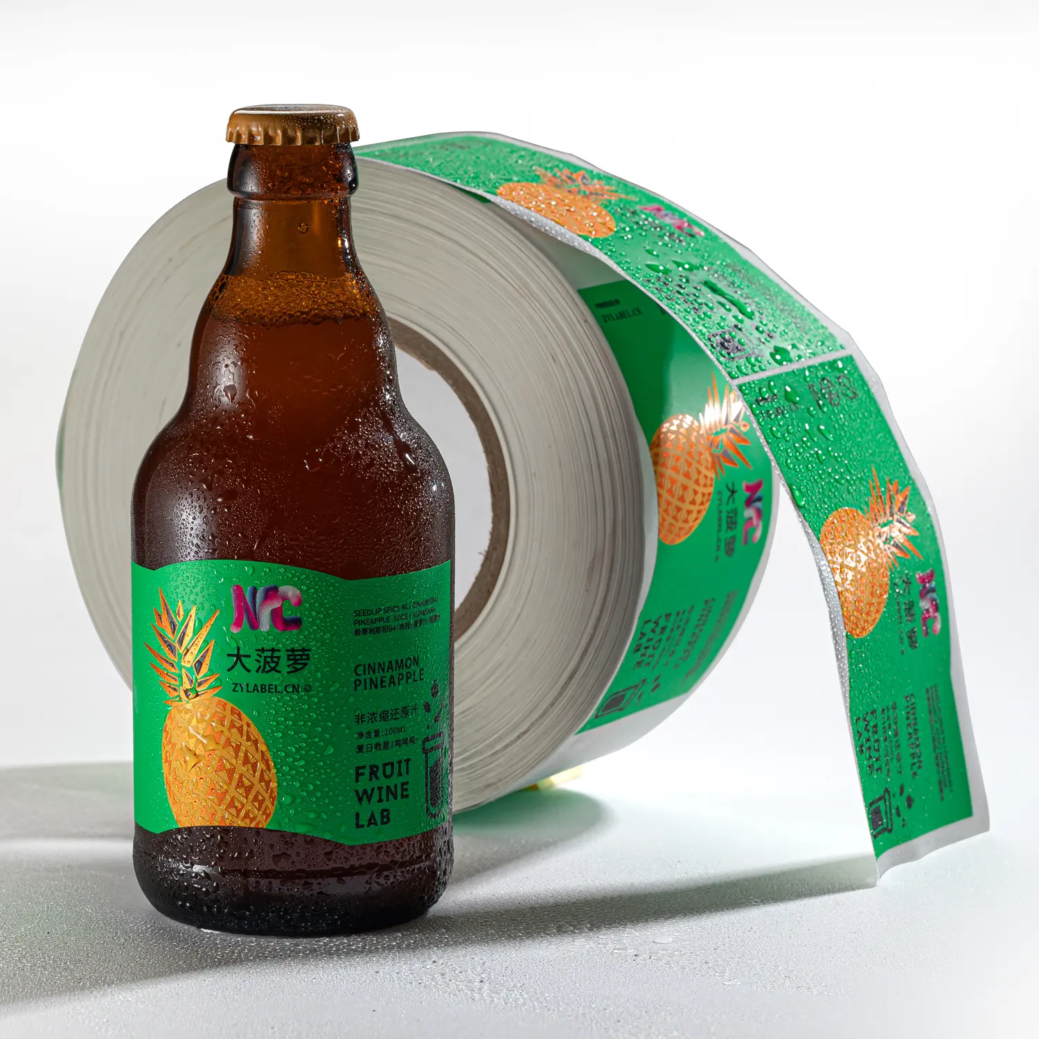 Waterproof Custom Roll Logo Embalagem Garrafa Relevo Folha De Ouro Etiquetas Papel sintético Adesivos Impressão Para Alimentos