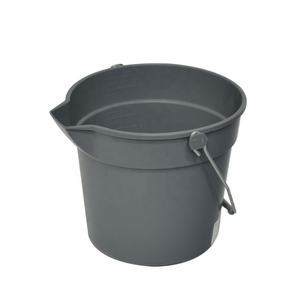 Petit seau à eau en plastique avec poignée en métal et bec verseur Seau de lavage économique - Product Image 2