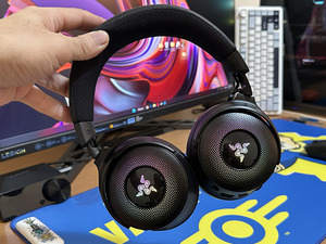 Control Hub HD Haptics OLED de 40 mm con Driver Triforce V4 Pro y Kraken V4 Pro - Product Image 4
