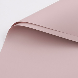 Rollo de Papel de Envolver OPP Grueso, Impermeable, Suave al Tacto, Ecológico y Reciclable de JOYWOOD para Empaque de Ramos de Flores - Product Image 5