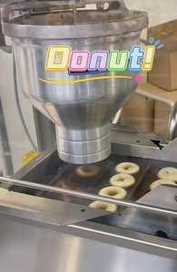 Máquina comercial semiautomática para hacer donas de flores, de acero inoxidable, con temperatura ajustable y certificación CE. - Product Image 3