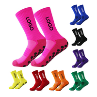 Chaussettes de football personnalisées antidérapantes avec logo OEM rose, conception de grip par un fabricant sportif sur mesure, vente en gros