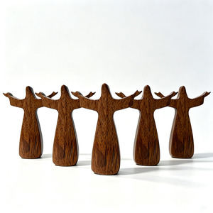 Cruz de Madera de Nogal, Cruz de Bolsillo para Oración, Cruz de Mano para Confort, Alivio del Estrés y Regalo de Ánimo - Product Image 1