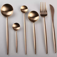 Ensemble de couverts classiques portugais de haute qualité, écologiques, en acier inoxydable, traditionnels, minimalistes, avec manche fin et plat, pour un usage domestique