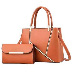 <span class=keywords><strong>Sac</strong></span> à <span class=keywords><strong>Main</strong></span> en Cuir Personnalisé de Haute Qualité pour Femmes – Ensemble de 2 Pièces : Cabas et Mini Pochette - Product Image 4