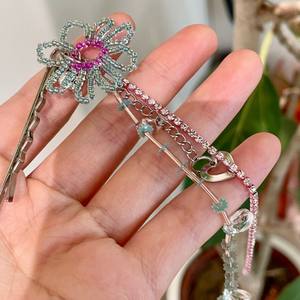 Épingle à cheveux artisanale en perles florales avec pendentif cœur en cristal, accessoire capillaire en alliage mignon pour femme, usage quotidien - Product Image 3