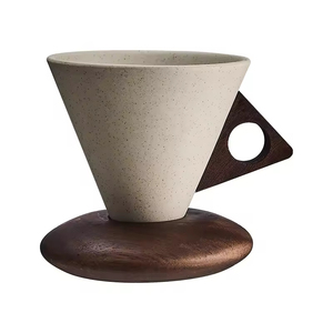 แก้วกาแฟเซรามิคทรงกรวยขนาด 250 มล. แก้วเซรามิคเนื้อหยาบ ฐานจับไม้ ดีไซน์ย้อนยุค สำหรับดื่มชาเวลาบ่าย ลาเต้ แก้วใช้ในบ้าน ของตกแต่งบ้าน - Product Image 1