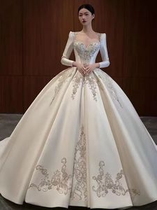 NDB10496 Abito da Sposa Nuovo Stile, Maniche Lunghe in Stile Francese, Lavorazione Artigianale di Lusso, Alta Gamma con Strascico, Principessa Eterea - Product Image 3