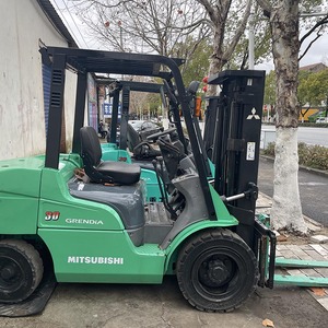 Chariot élévateur à moteur thermique Mitsubishi de 3 tonnes de capacité de charge, performances parfaites, portique à trois sections et déplacement latéral - Product Image 4