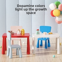 Ensemble chaise et table pour enfants, moderne et simple, durable, avec dossier en plastique, pour utilisation en salle de sport ou à l'école, design sécurisé, rose pour filles