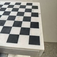 Table basse carrée moderne en marbre naturel noir et blanc avec tiroir échiquier, table d'appoint moderne