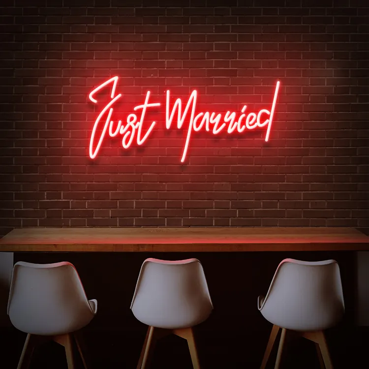 شحن بالإسقاط لوحات إعلانية خارجية مضيئة 36 بوصة من Just Married لوحات إعلانية مخصصة بإضاءة نيون ليد