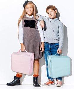 Carpeta con Cierre Universal y Bolsillo Acolchado con Anillas en O de 2 Pulgadas, Capacidad para 400 Páginas, Incluye Correa de Hombro Extraíble de Poliéster, Muestra Gratuita, BSCI - Product Image 4