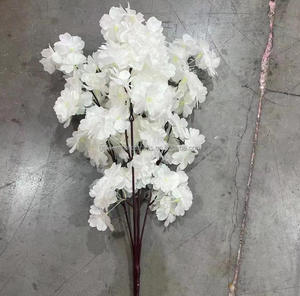 Fleurs de Cerisier Artificielles en Soie à 5 Branches, <span class=keywords><strong>Bouquet</strong></span> de Fleurs de Cerisier Blanches à Tige Courte pour Décoration de Mariage et d'Événements - Product Image 1