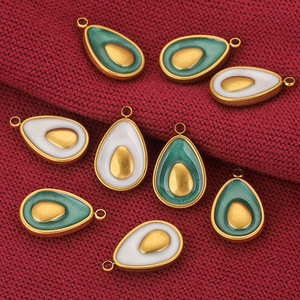 Breloque avocat en acier inoxydable plaqué or 18 carats PVD |   Pendentif en émail en forme de larme pour bracelet, collier, bijoux, accessoires de fabrication DIY - Product Image 4