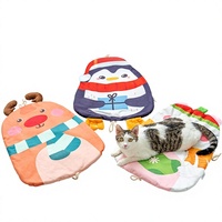 Tapis et lit pour animaux édition Noël, tissu toutes saisons avec motifs ours polaire/élan/pingouin - Vente en gros