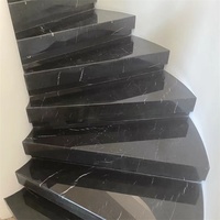 Carreaux de conception de marches d'escalier en marbre Calacatta Oro Italie de luxe moderne Carreaux de sol pour escaliers Carreaux pour sol Escalier en colimaçon