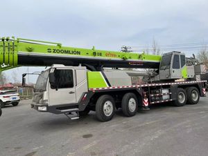 Zoomlion ZTC700R562เครื่องจักรสำหรับรถบรรทุกมือสอง70ton รถเครน - Product Image 4