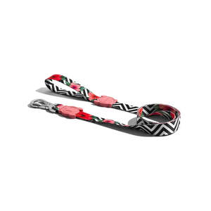 สายจูงสุนัขลายดอกเชฟรอนสีชมพูพร้อมอุปกรณ์ตกแต่งสีชมพู - Product Image 1