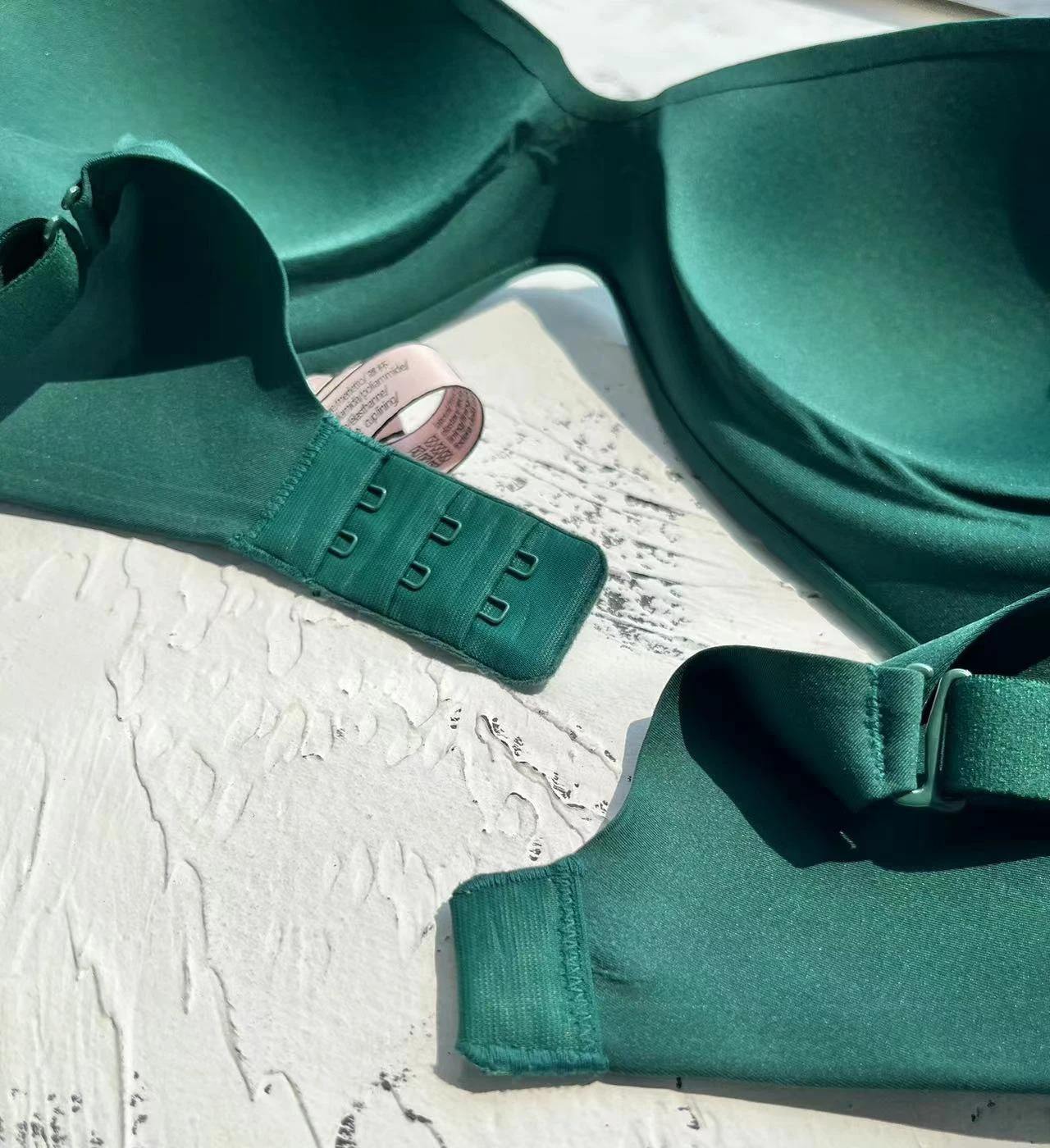 สีเขียว