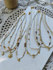 Collar de Cuentas de Cristal Transparente Facetado, Hecho a Mano, Personalizado, con Dije Dorado, Joyería Minimalista para Mujer - Product Image 1