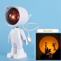 Projecteur de coucher de soleil Robot lumière d'ambiance intérieure Led veilleuse arc-en-ciel projecteur de coucher de soleil Robot astronaute lampe de nuit accessoires Photo