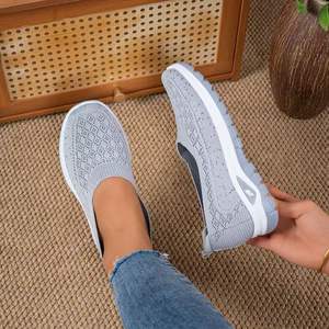 Mocasines <span class=keywords><strong>de</strong></span> mujer <span class=keywords><strong>de</strong></span> estilo antiguo <span class=keywords><strong>de</strong></span> Beijing, diseño Mecedor tradicional, cómodos, <span class=keywords><strong>de</strong></span> malla hueca suave, <span class=keywords><strong>zapatos</strong></span> para caminar durante todo el día, agarre Mecedor - Product Image 4