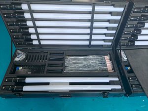 8 Luci Wireless a Fascio IP33 per Feste/<span class=keywords><strong>Disco</strong></span> <span class=keywords><strong>all</strong></span>'<span class=keywords><strong>Aperto</strong></span> con Flight Case - Product Image 1