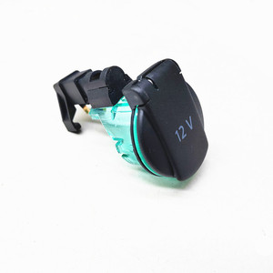 ฝาครอบช่องจ่ายไฟ 12V ของ Volkswagen Skoda พร้อมพอร์ต USB รุ่น 919341 - Product Image 4