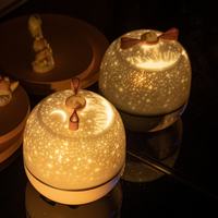 Projecteur d'étoiles pour enfants, lampe d'ambiance pour bébé, cadeau de Noël, rechargeable par USB, lampe de nuit rotative pour chambre à coucher, lumière musicale colorée