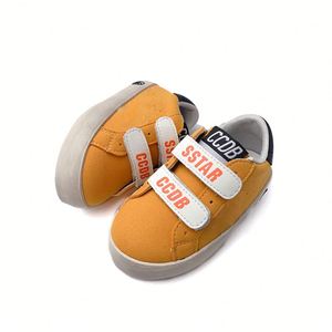 Collection d'automne Vente en gros de baskets en cuir personnalisées pour garçons et filles Chaussures de sport de luxe pour enfants avec semelle en caoutchouc - Product Image 2