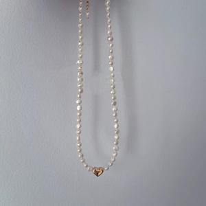 Collar de Perlas Pequeñas con Forma Barroca Chapado en Oro de 14K para Mujer, Cadena de Clavícula de Lujo Ligero, Estilo Natural - Product Image 4