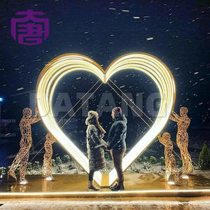 Arco de Corazón 3D Grande para Exteriores con Luces LED Decorativas para Plazas de Ciudad, Calles de Festivales, Día de San Valentín y Eventos Festivos - Product Image 2