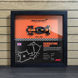 Estación independiente McLaren Lando Norris Piastri Track Racing Modelo MCL38 Plástico 1:43 Escala Mural decorativo - Product Image 1