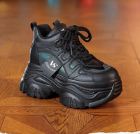 Vente en gros de nouvelles baskets confortables à tige haute et semelle épaisse, baskets à semelle épaisse, baskets de créateur pour femmes, chaussures de sport