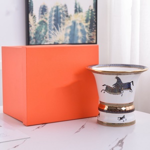 Vase de table en porcelaine contemporaine - Décoration d'intérieur écologique - Product Image 4