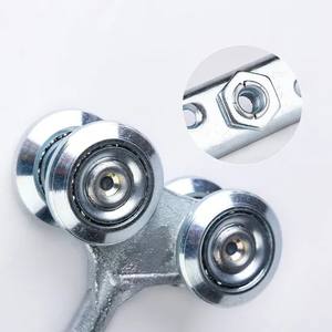 실버 슬라이딩 트랙 롤러 걸이 헛간 도어 레일 트롤리 휠 - Product Image 4