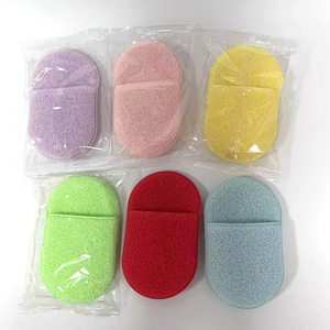 Gant démaquillant innovant, éponge démaquillante pratique pour le visage, douce et respectueuse de la peau - Product Image 2