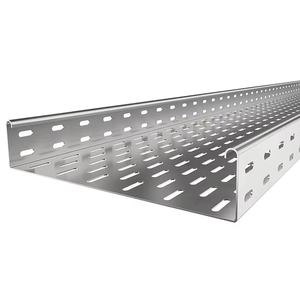 Gouttière de câbles en acier galvanisé perforé avec système de support, largeur 80 mm, pour câblage industriel intérieur et extérieur - Product Image 1