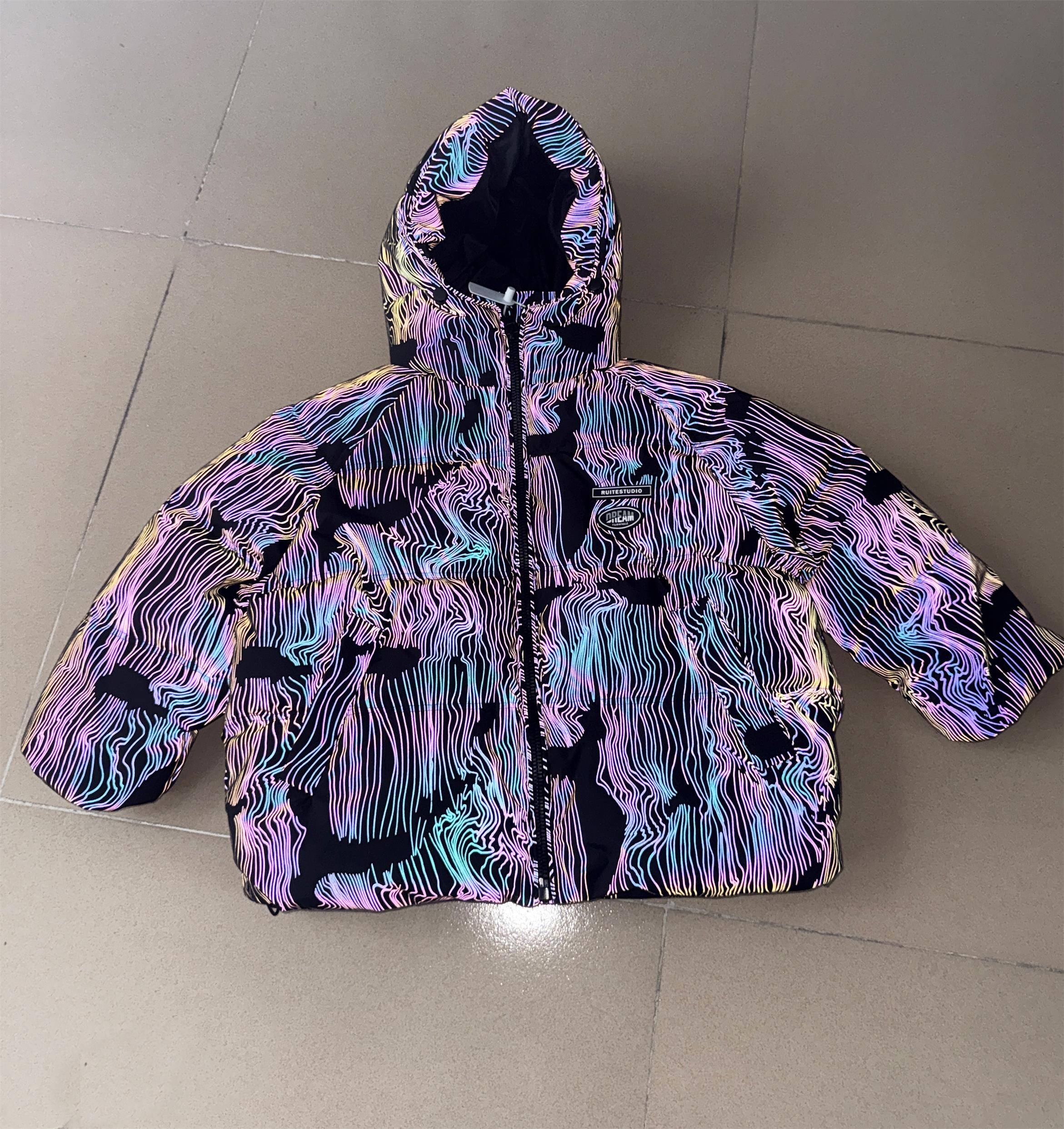 สีม่วงสะท้อนแสง