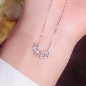 Collana con Ciondolo in Cristallo, Argento 925 Placcato Rodio, Catena a Serpente, Minimalista, da Donna per Uso Quotidiano, Colore Oro Bianco - Product Image 1