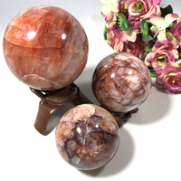 Donghai Quartz de sapin poli de haute qualité Pierre de cristal naturel Sphère de guérison Quartz hématoïde Boule de cristal Thème de l'amour Noël