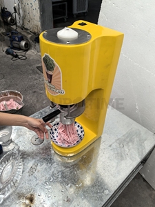 Yourtime Spaghetti Press Machine à crème glacée nouvelle usine de Chine directe Italie Spaghetti Gelato crème glacée au lait dur crème glacée - Product Image 6