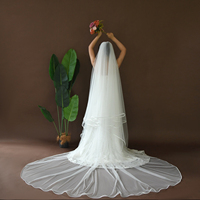 Voile de mariée élargi en satin classique à la mode décoré de voiles de robe de mariée à deux couches en satin à grande queue
