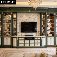 Meuble TV mural en bois sculpté de luxe européen sur mesure avec vitrine éclairée pour villa, hôtel, appartement, salon