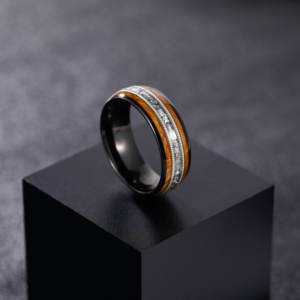 Bague de mariage pour <span class=keywords><strong>homme</strong></span> OAHLAN, bijoux de mode, 8 mm, en bois de fût de whisky, cordes de guitare, incrustation en aluminium, anneaux en carbure de tungstène pour <span class=keywords><strong>homme</strong></span> - Product Image 5