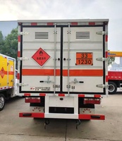 Camión de Carga para el Transporte de Mercancías Peligrosas y Inflamables con Seguridad Reforzada